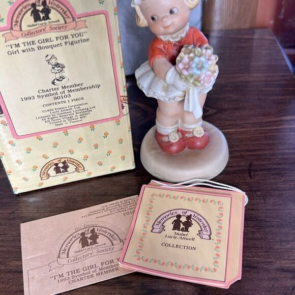 Memories of Yesterday Figurine  "I'm The girl For You" (Retired) - Picture 4 of 9